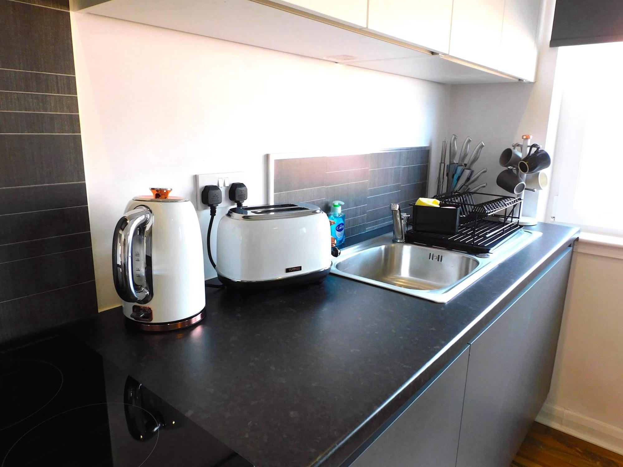 Newly Refurbished 1 Bed Apt In Hamilton Close To Station And Local Amenities Εξωτερικό φωτογραφία